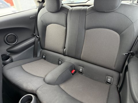 Mini Hatch COOPER 11