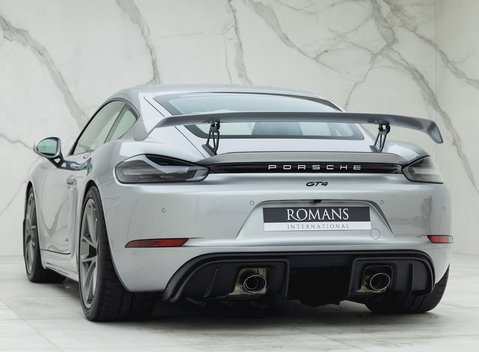 Porsche 718 Cayman GT4 3