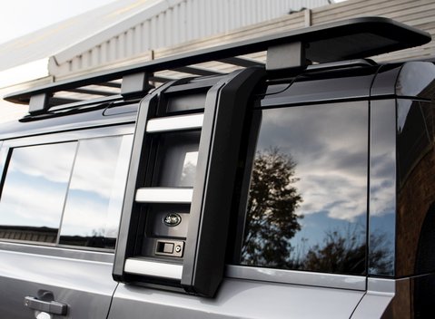 Land Rover Defender 110 HSE D240 36