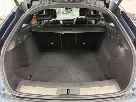 Land Rover Range Rover Velar 2.0 D240 R-Dynamic S SUV 5dr Diesel Auto 4WD Euro 6 (s/s) (240 ps) 43
