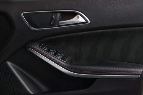 Mercedes-Benz A Class A 200 D AMG LINE 27