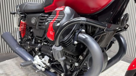 Moto Guzzi V7 750 STONE 2020 ONLY 7K MOT 9/27 CAFE RACER BOBBER 19