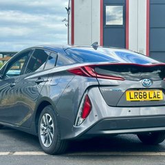 Toyota Prius 1.8 VVT 8.8kWh Excel Hatchback 5dr Petrol Plug-in Hybrid CVT Euro 6 (s/s) ( 6