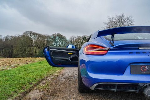 Porsche Cayman GT4 7