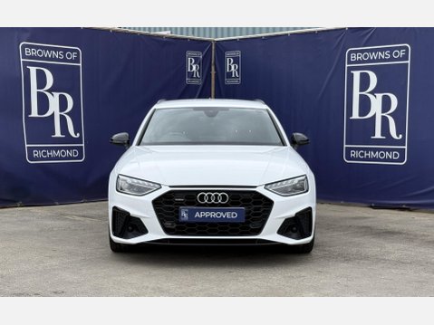 Audi A4 2.0 TDI 40 Black Edition Estate 5dr Diesel S Tronic quattro Euro 6 (s/s) (1 10