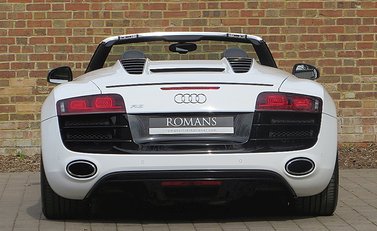 Audi R8 V10 Spyder 7