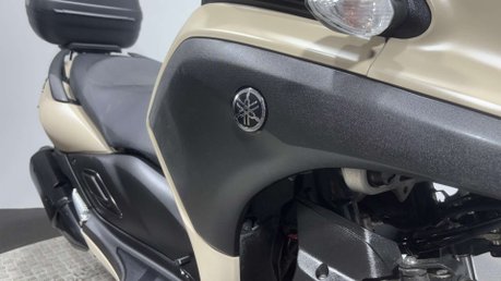 Yamaha Tricity 300 2024 ONLY 443 MILES!! 3 WHEELER TRIKE RIDE ON A CAR LICENCE 300CC 18