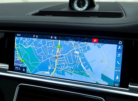 Porsche Panamera Turbo S E-Hybrid Sport Turismo 19