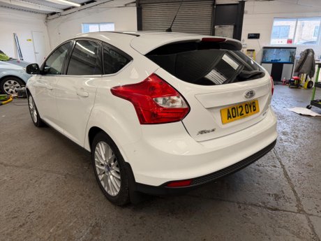 Ford Focus 1.0T EcoBoost Zetec Euro 5 (s/s) 5dr 4