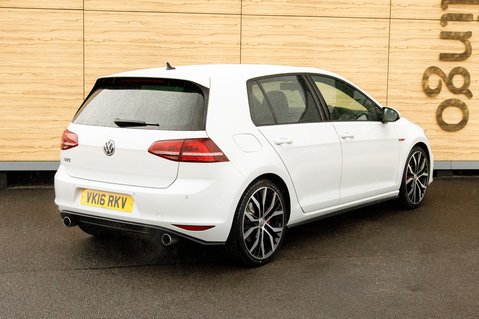 Volkswagen Golf GTI DSG 2