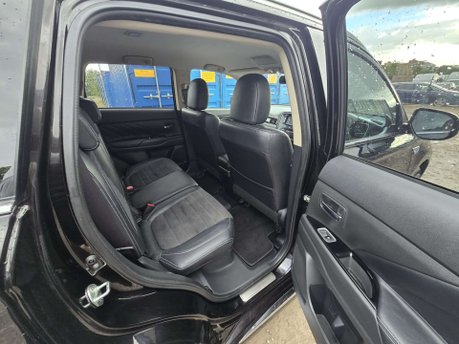 Mitsubishi Outlander 2.0h 12kWh Juro SUV 5dr Petrol Plug-in Hybrid CVT 4WD Euro 6 (s/s) (200 ps) 6