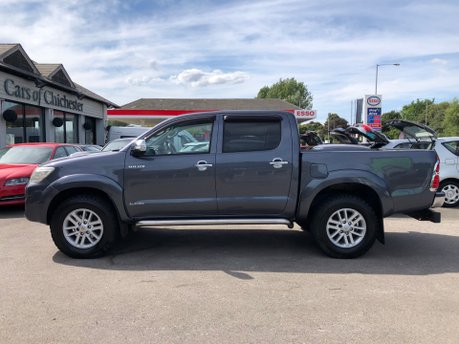 Toyota Hilux INVINCIBLE 4X4 3.0 D-4D DCB Manual 99000m FSH inc Cambelt 2