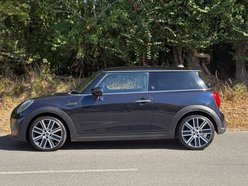 Mini Hatch 1.5 Cooper Exclusive 3dr 18