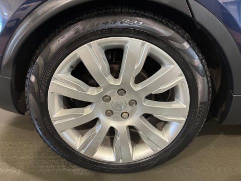 Land Rover Discovery 3.0 TD V6 HSE Luxury Auto 4WD Euro 6 (s/s) 5dr 34