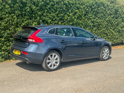 Volvo V40 2.0 D3 Inscription Hatchback 5dr Diesel Auto Euro 6 (s/s) (150 ps) 29