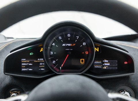 McLaren 675LT 27