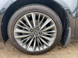 Toyota Avensis 1.8 Avensis Excel Valvematic CVT 5dr 14