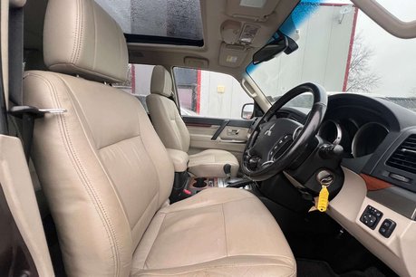 Mitsubishi Shogun 3.2 DI-DC SG3 SUV 5dr Diesel Auto 4WD Euro 5 LWB (197 ps) 31