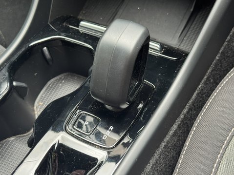 Volvo XC40 1.5h T4 Recharge 10.7kWh Plus SUV 5dr Petrol Plug-in Hybrid Auto Euro 6 (s/ 25
