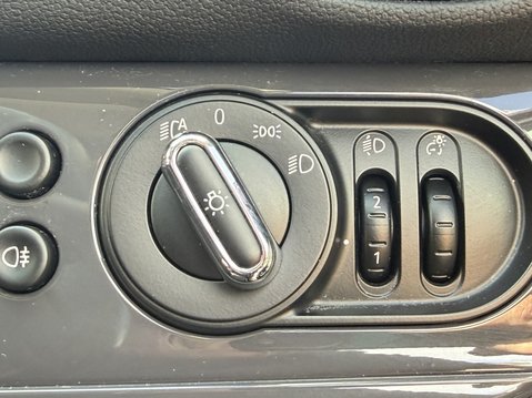 Mini Countryman 1.5 Cooper Classic ALL4 5dr [Comfort/Nav+ Pack] 32