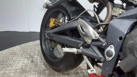 Suzuki GSX 2002 47K RUNNING PROJECT BIKE SPARES OR REPAIR 600CC COMMUTER 30