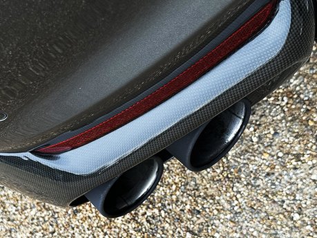 Ferrari 812 Superfast 38