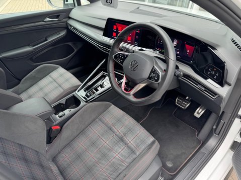 Volkswagen Golf GTI TSI DSG 18