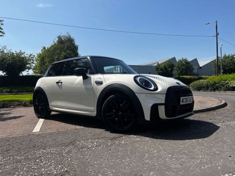 Mini Hatch 1.5 Cooper Sport 3dr 32