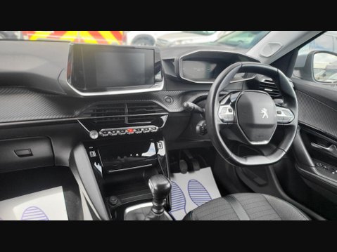 Peugeot 2008 PURETECH S/S ALLURE PREMIUM 13