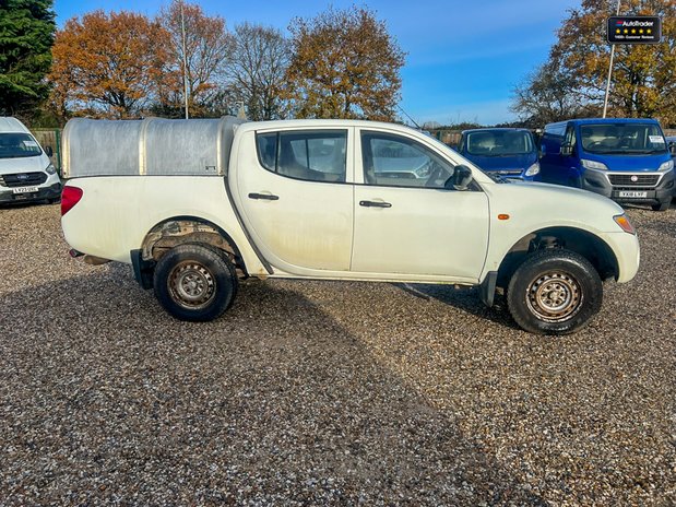 Mitsubishi L200 4Work | 2.5 LT | Double Cab | Cruise Control | NO VAT 5