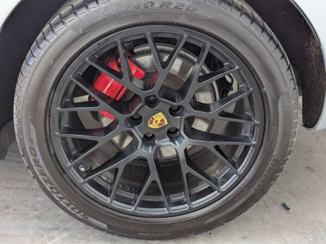 Porsche Macan 3.0 Macan GTS Semi-Auto 4WD 5dr 30