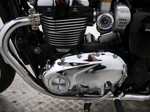 Triumph Bonneville T120 Diamond 21