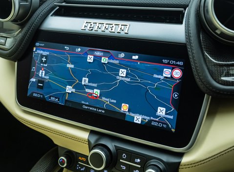 Ferrari GTC4 Lusso T 21