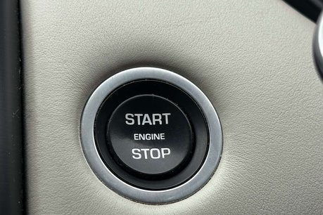 Land Rover Discovery 3.0 TD V6 First Edition SUV 5dr Diesel Auto 4WD Euro 6 (s/s) (258 ps) 45