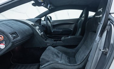 Aston Martin Vantage GT8 16