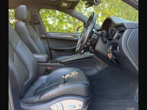Porsche Macan 3.0 Macan S Semi-Auto 4WD 5dr 8