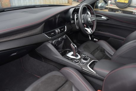 Alfa Romeo Giulia V6 BITURBO QUADRIFOGLIO 9