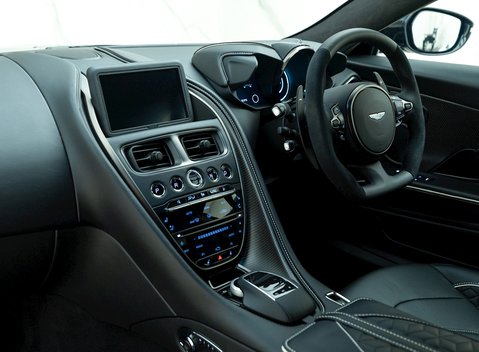 Aston Martin DBS Superleggera 14