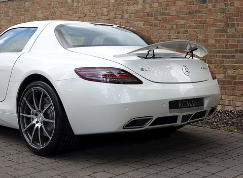 Mercedes-Benz SLS AMG 6