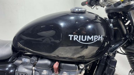 Triumph Street 900 2016 ONLY 14K MOT SPORTS EXHAUST WARRANTY 900CC 21