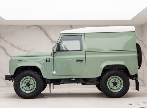 Land Rover Defender 90 Heritage Hard Top 2