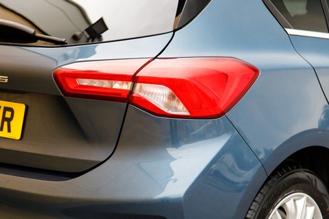 Ford Focus TITANIUM 9