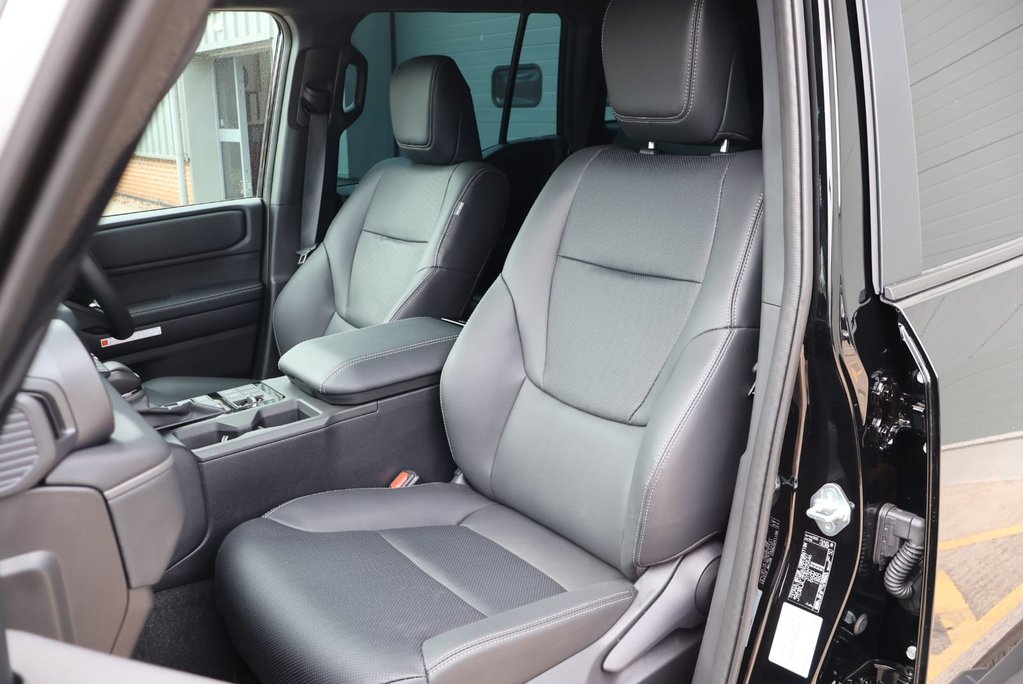 Toyota Land Cruiser COMMERCIAL WITH  REAR SEATS AND PRIVACY  19