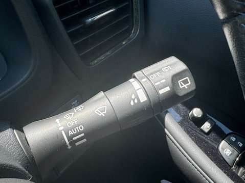 Nissan LEAF N-Connecta Hatchback 5dr Electric Auto (150 ps) 17