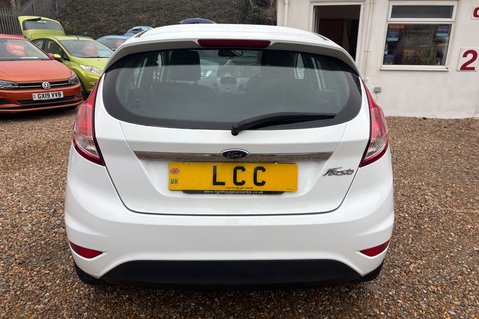 Ford Fiesta ZETEC.. 13 SERVICES.. 1 PREVIOUS KEEPER.. £35 ROAD TAX 10