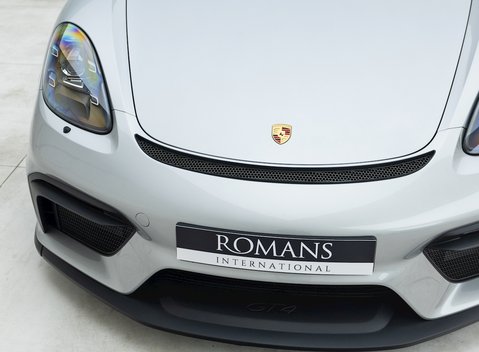 Porsche 718 Cayman GT4 21