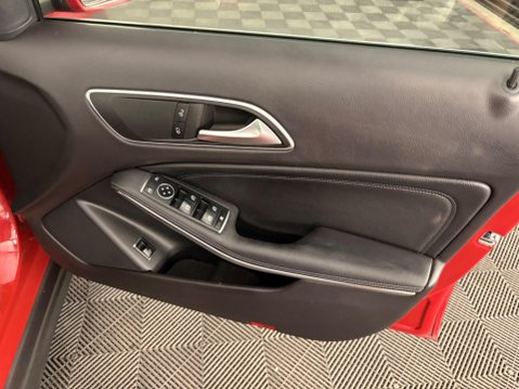 Mercedes-Benz GLA 1.6 GLA200 SE (Executive) Euro 6 (s/s) 5dr 35