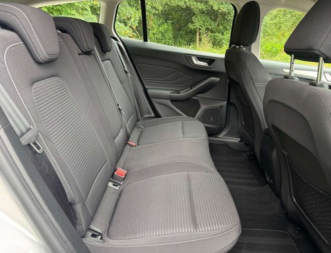 Ford Focus 1.0 Focus Titanium Auto 5dr 42