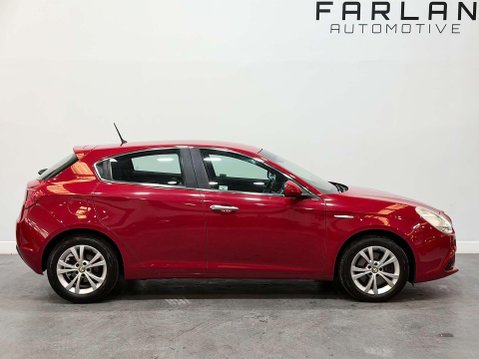 Alfa Romeo Giulietta 1.4 TB MultiAir Lusso Hatchback 5dr Petrol Manual Euro 5 (s/s) (170 bhp) 16