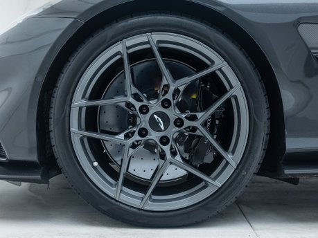 Aston Martin Vanquish V12 